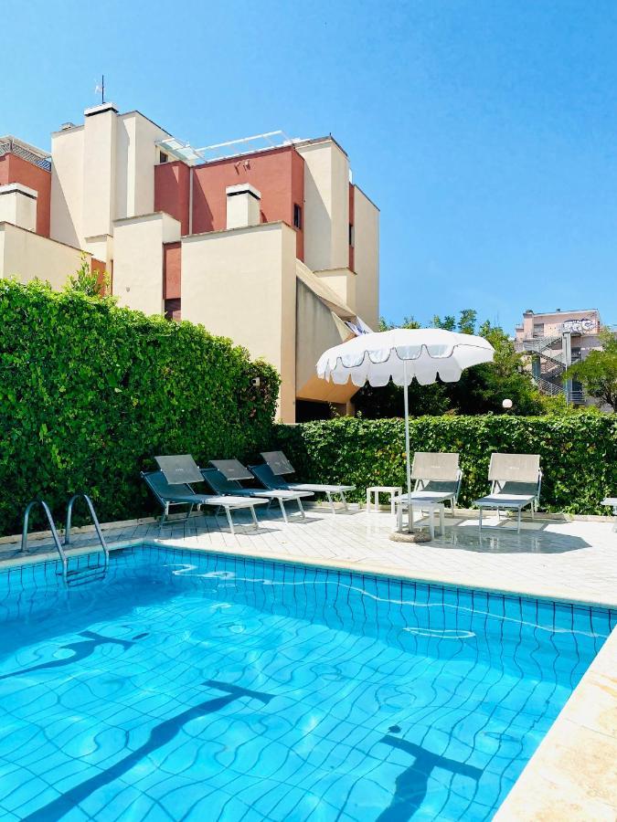 Noha Suite Hotel Риччоне Экстерьер фото