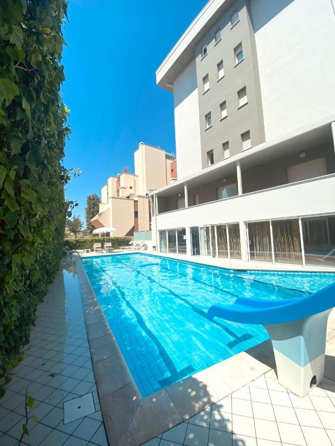 Noha Suite Hotel Риччоне Экстерьер фото
