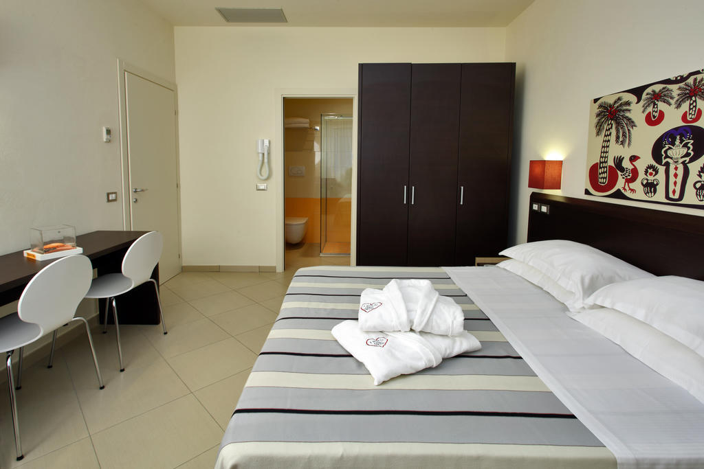 Noha Suite Hotel Риччоне Экстерьер фото